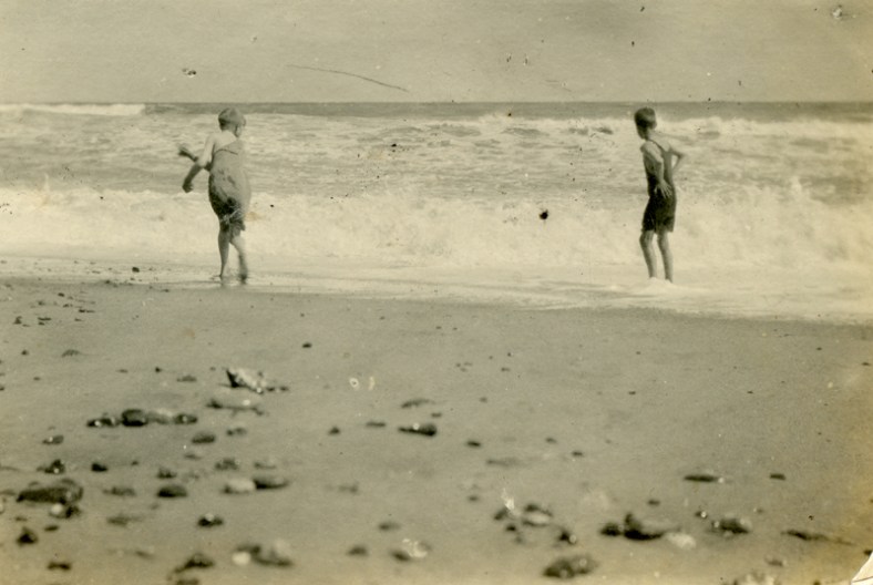 Mundesley beach 1919a